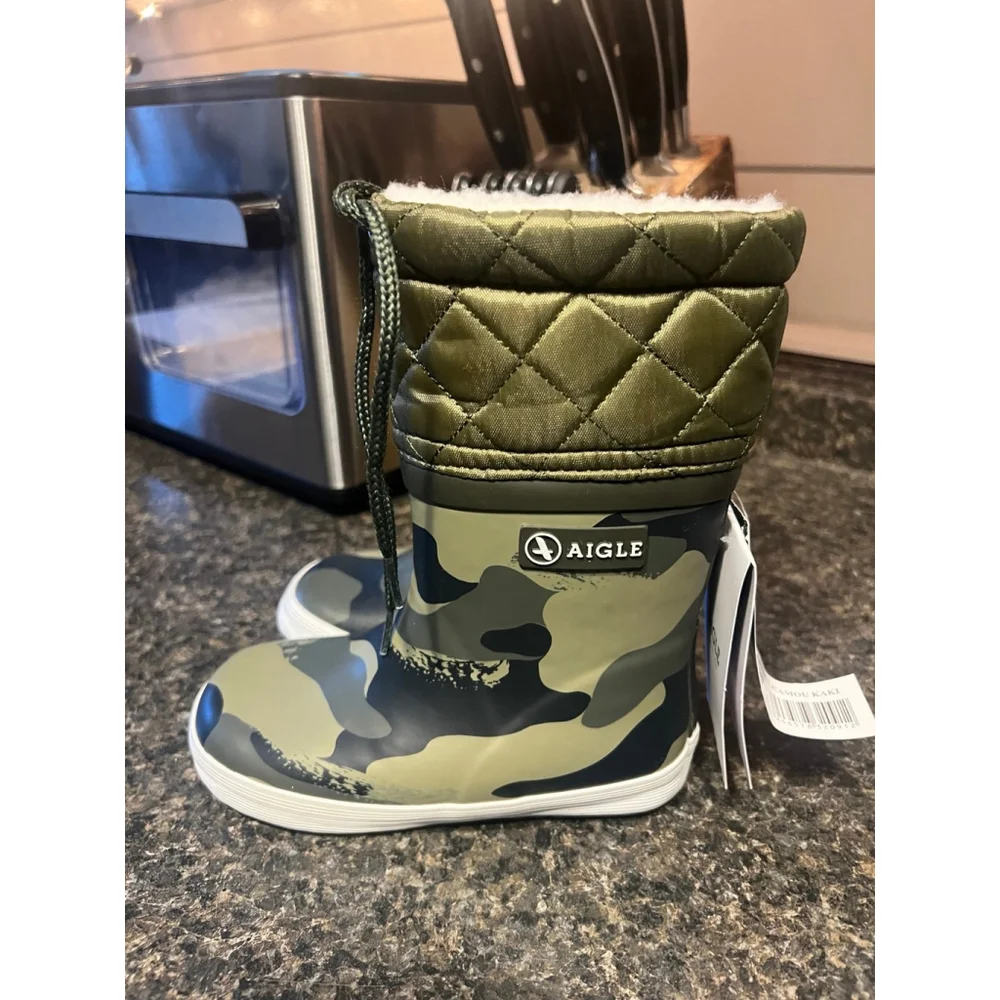 NWT Aigle Giboulee Camo Print Kids Boots